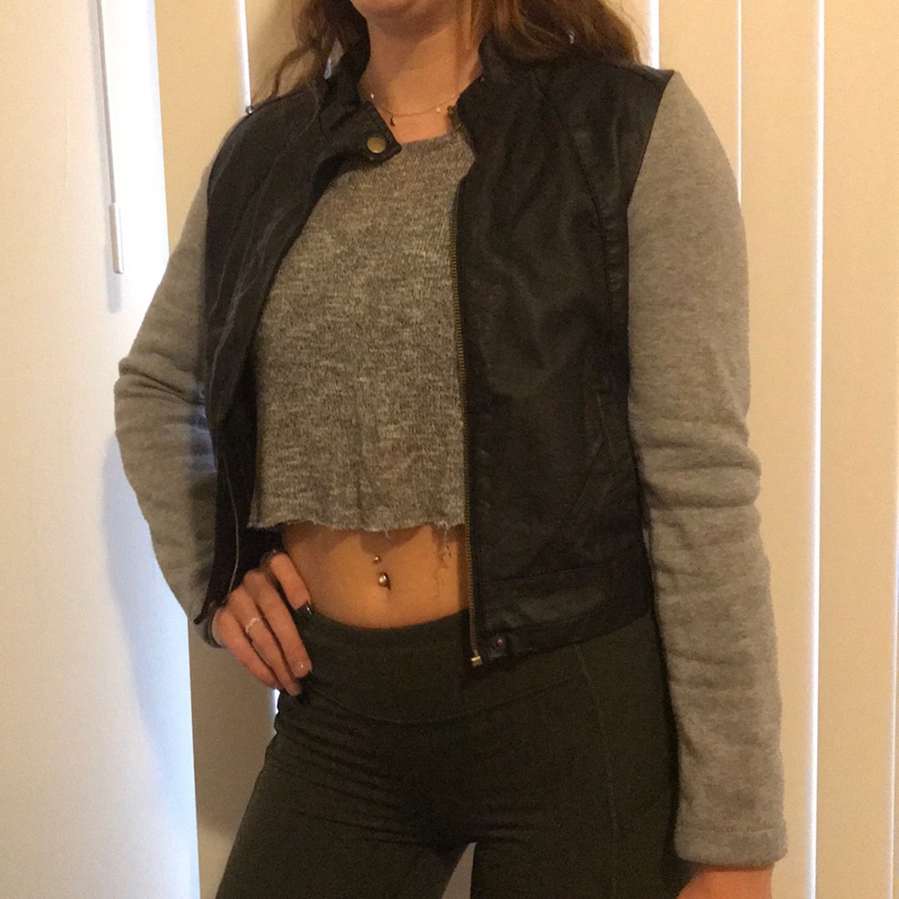 Leather jacket - Picture 2 of 4